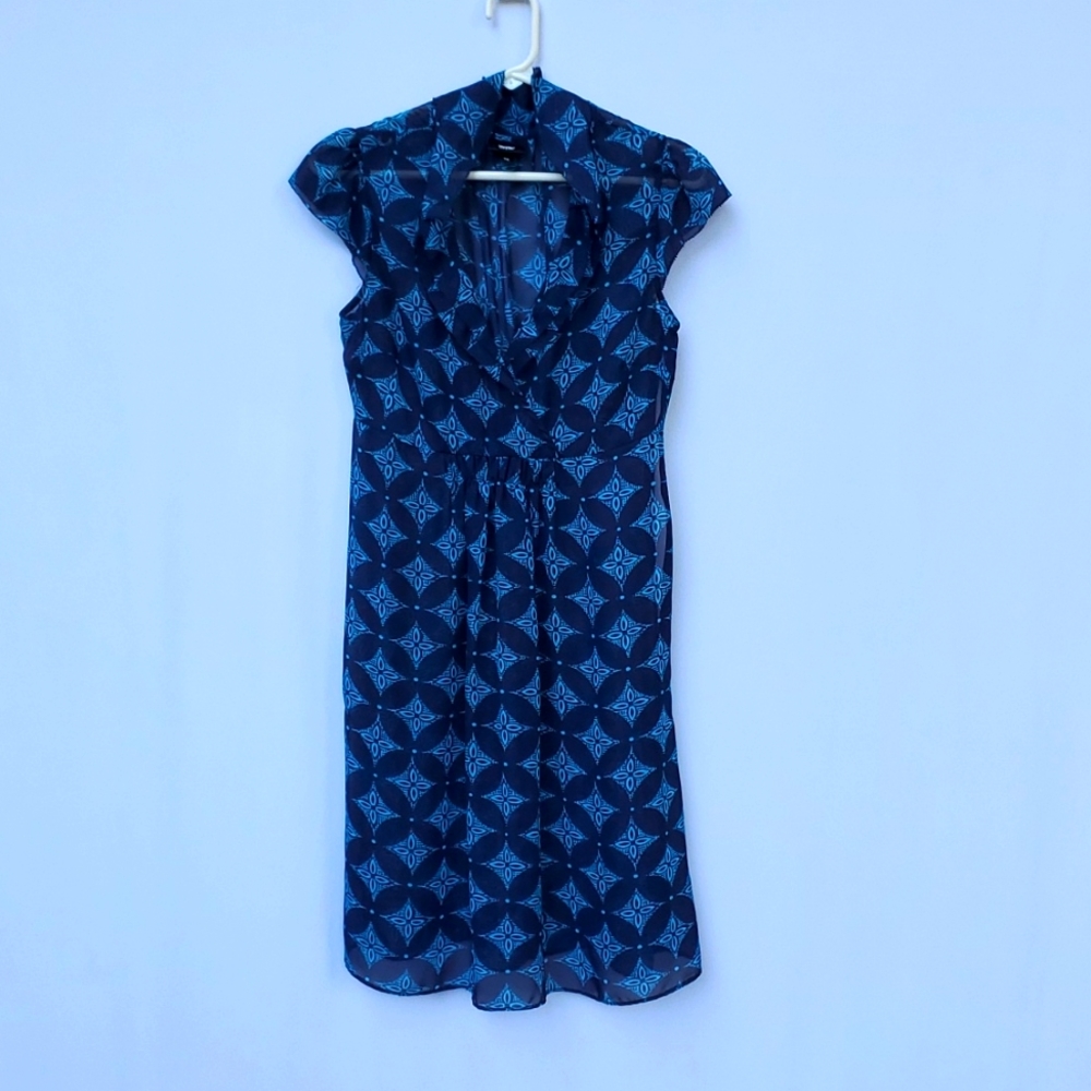 Mossimo Medium Sized Dress Diaphanous 👗